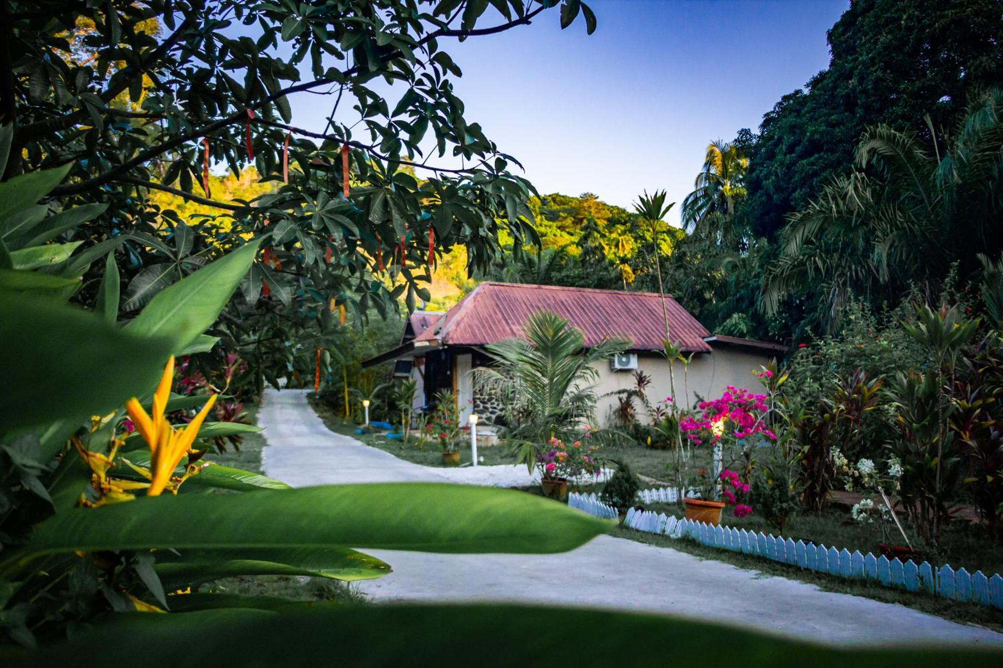 Timba Garden Free Town And Jetty Transport Hotel Семпорна Екстериор снимка