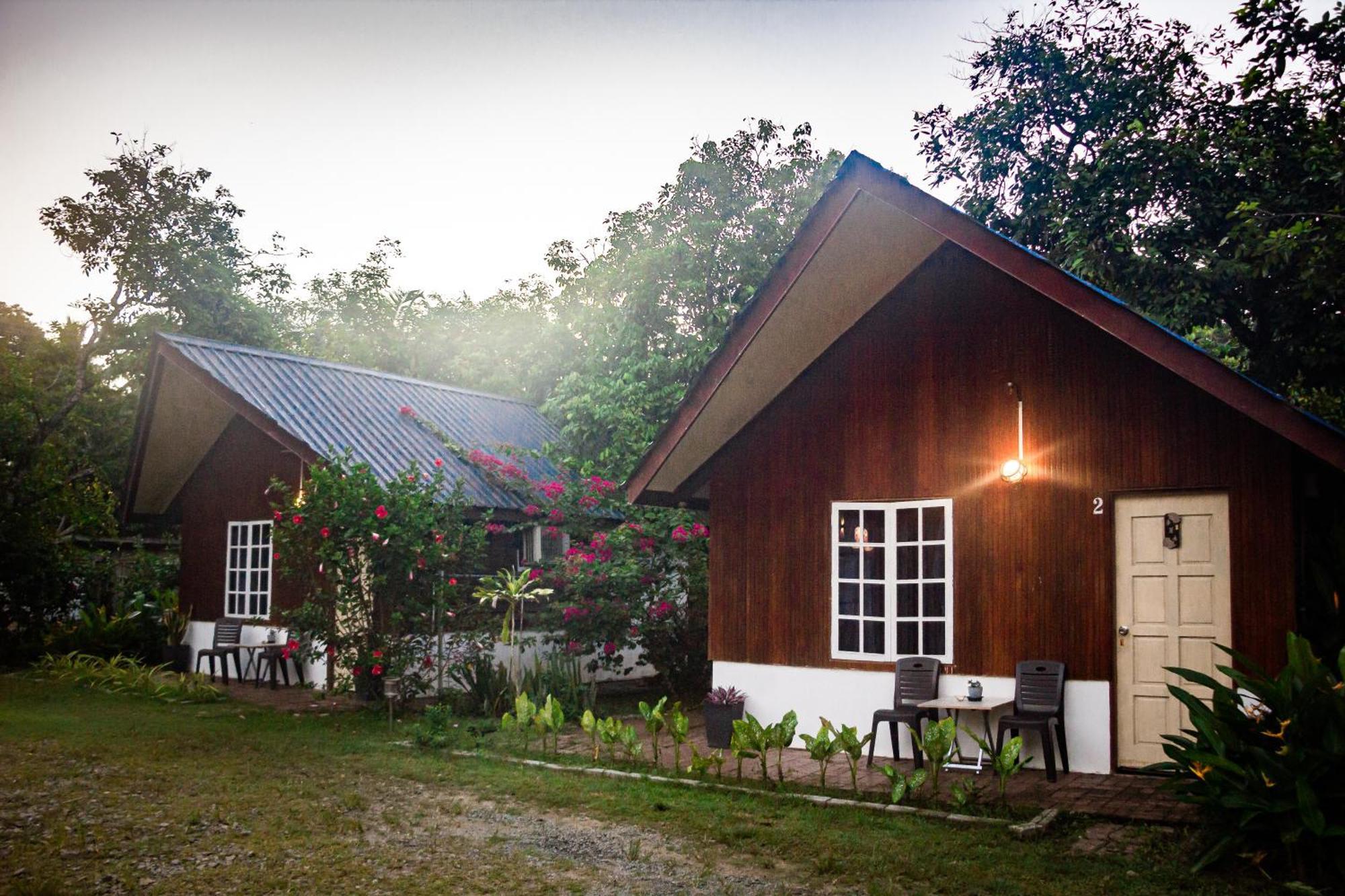 Timba Garden Free Town And Jetty Transport Hotel Семпорна Екстериор снимка