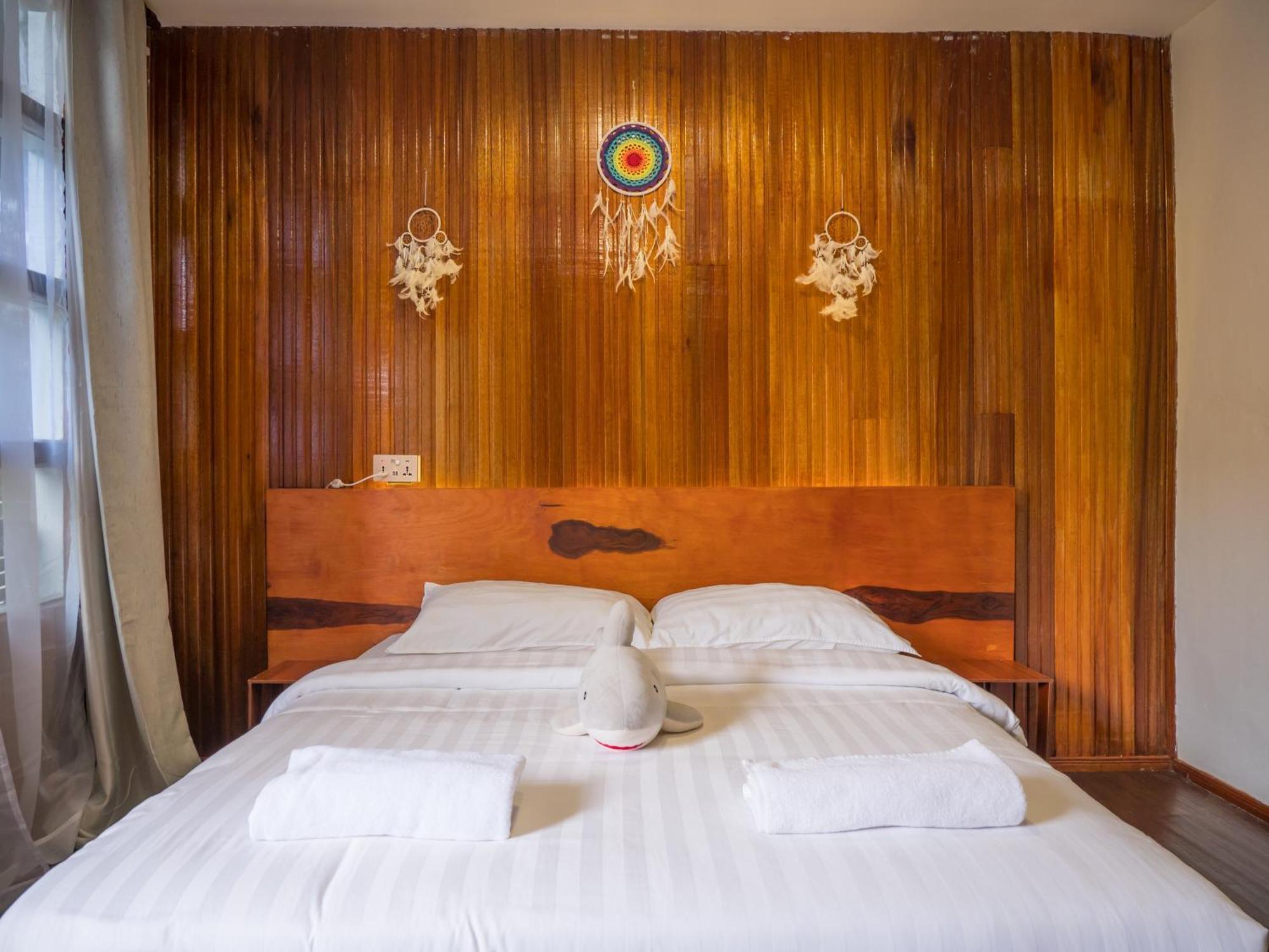 Timba Garden Free Town And Jetty Transport Hotel Семпорна Екстериор снимка