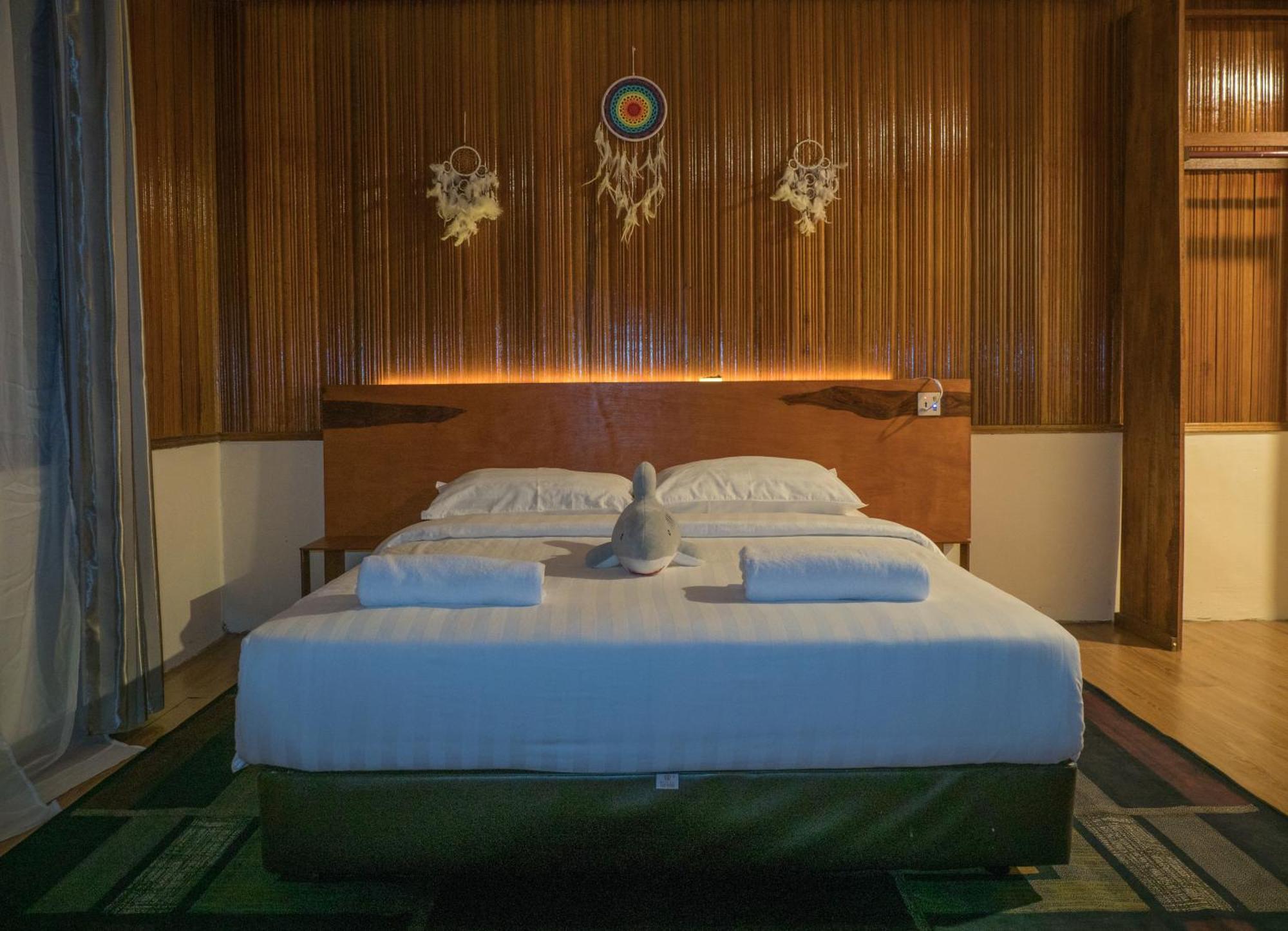 Timba Garden Free Town And Jetty Transport Hotel Семпорна Екстериор снимка