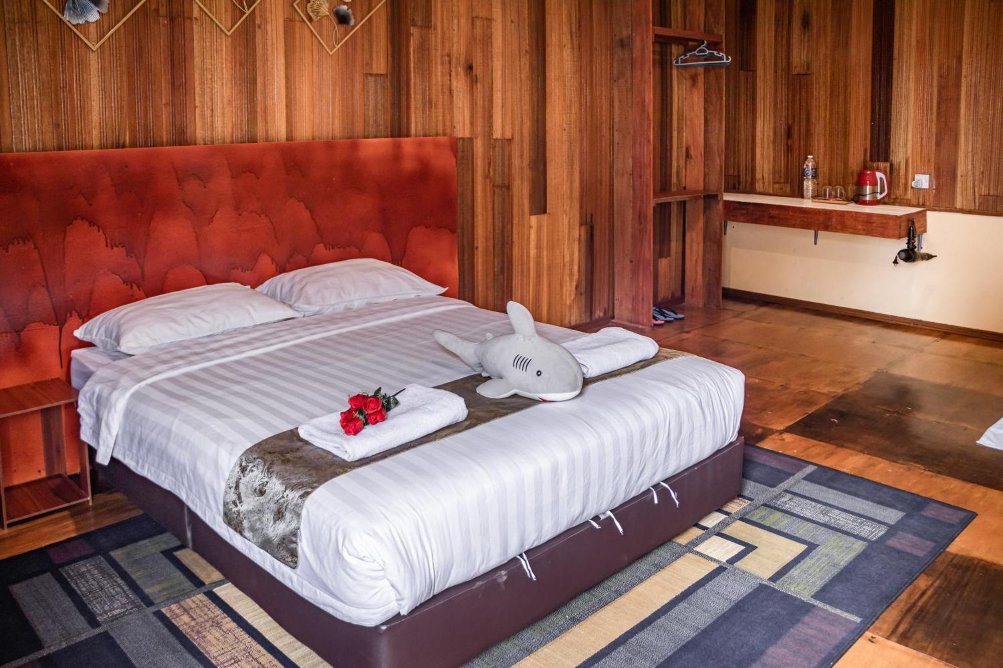 Timba Garden Free Town And Jetty Transport Hotel Семпорна Екстериор снимка