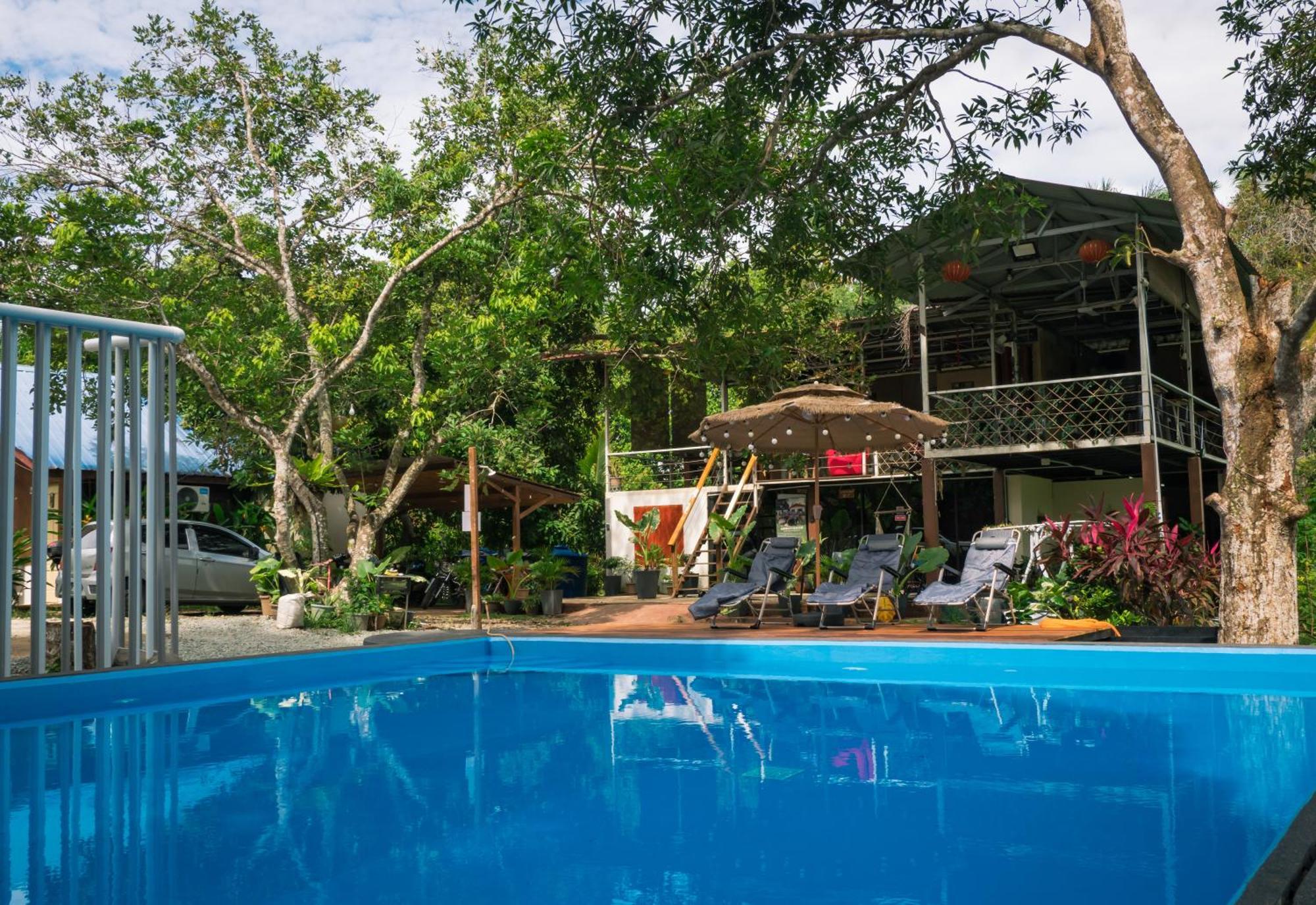 Timba Garden Free Town And Jetty Transport Hotel Семпорна Екстериор снимка